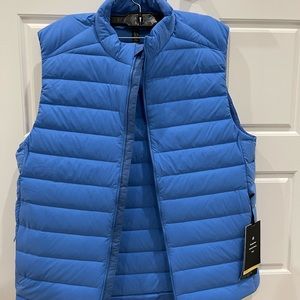 Lululemon men’s Navigation stretch down vest size medium